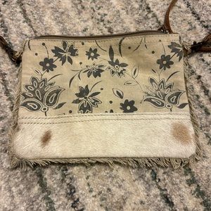 Myra cross body bag